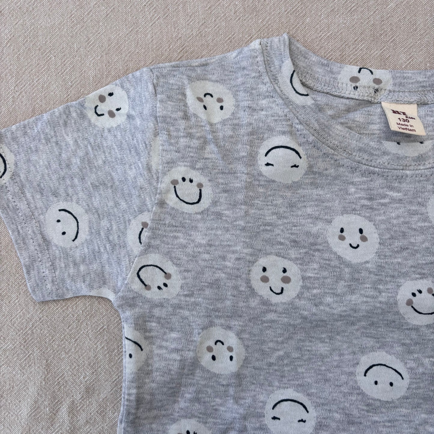 Smiley T-Shirt & Shorts - Grey